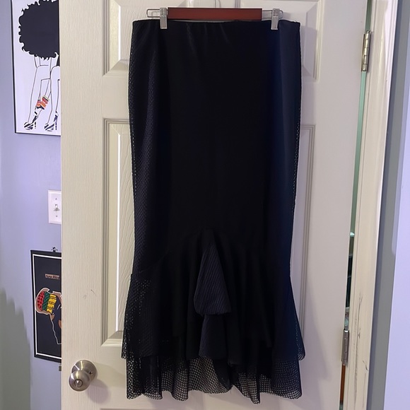 Black Zara Maxi skirt - size large - Picture 2 of 2